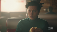 RD-Caps-6x19-The-Witches-of-Riverdale-58-Jughead