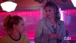 RD-Caps-2x02-Nighthawks-139-Alice-Betty