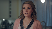 Season 1 Episode 11 To Riverdale And Back Again Alice (4)