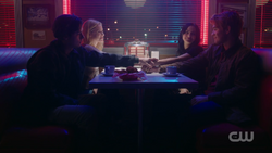 RD-Caps-2x14-The-Hills-Have-Eyes-132-Jughead-Betty-Veronica-Archie