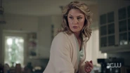RD-Caps-2x01-A-Kiss-Before-Dying-22-Alice.png (1.01 MB)