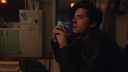 RD-Caps-2x21-Judgment-Night-146-Jughead