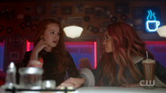 RD-Caps-2x14-The-Hills-Have-Eyes-129-Cheryl-Toni