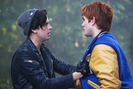 RD-Promo-2x06-Death-Proof-03-Jughead-Archie