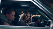 Season 1 Episode 4 The Last Picture Show Alice in the car with Betty