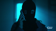 RD-Caps-2x05-When-a-Stranger-Calls-145-Betty-black-hood.png (665 KB)