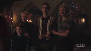 RD-Caps-6x19-The-Witches-of-Riverdale-135-Dagwood-Rose-Jason-Polly