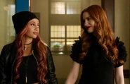 RD-Promo-3x12-Bizarrodale-19-Toni-Cheryl.jpg (68 KB)