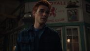 RD-Caps-5x19-Riverdale-RIP-103-Archie