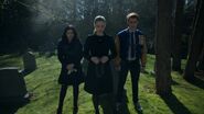 RD-Caps-2x22-Brave-New-World-01-Veronica-Betty-Archie