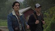 RD-Caps-3x06-Manhunter-118-Jughead-Archie