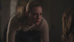 RD-Caps-3x10-The-Stranger-12-Betty