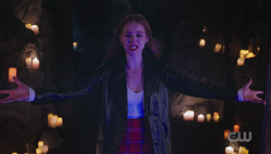 RD-Caps-6x19-The-Witches-of-Riverdale-123-Cheryl