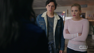 RD-Caps-2x01-A-Kiss-Before-Dying-84-Jughead-Betty.png (971 KB)