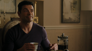 RD-Caps-4x17-Wicked-Little-Town-14-Hiram