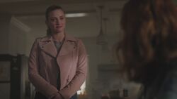 RD-Caps-3x10-The-Stranger-91-Betty