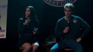 RD-Caps-2x17-The-Noose-Tightens-15-Veronica-Archie