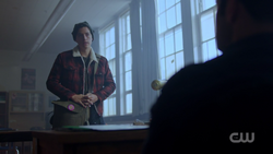 RD-Caps-2x03-The-Watcher-in-the-Woods-53-Jughead