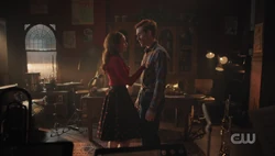 RD-Caps-7x04-Love-&-Marriage-11-Cheryl-Archie