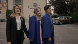 RD-Promo-5x03-Graduation-16-Alice-Betty-Jughead