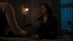 RD-Caps-3x15-American-Dreams-43-Veronica