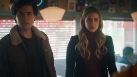 RD-Promo-5x17-Dance-of-Death-06-Jughead-Betty