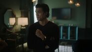 RD-Caps-6x05-The-Jughead-Paradox-60-Reggie.jpg (83 KB)