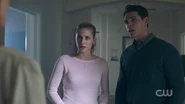 RD-Caps-2x01-A-Kiss-Before-Dying-71-Betty-Kevin.png (1,019 KB)