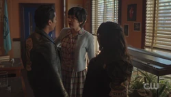 RD-Caps-7x04-Love-&-Marriage-81-Fangs-Midge-Toni