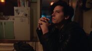 RD-Promo-2x21-Judgment-Night-07-Jughead