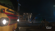 RD-Caps-2x15-There-Will-Be-Blood-93-Bus-station