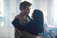 RD-Promo-2x01-A-Kiss-Before-Dying-13-Archie-Veronica.jpg (159 KB)