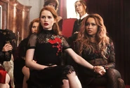RD-Promo-2x15-There-Will-Be-Blood-19-Cheryl-Toni.jpg (1.42 MB)