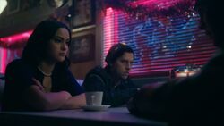 RD-Promo-2x09-Silent-Night-Deadly-Night-13-Veronica-Jughead