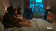 RD-Caps-2x05-When-a-Stranger-Calls-147-Josie-Cheryl-Veronica-Archie-Betty