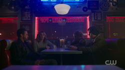 RD-Caps-2x13-The-Tell-Tale-Heart-120-FP-Alice-Jughead-Betty