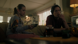 RD-Caps-4x12-Men-of-Honor-122-Betty-Jughead