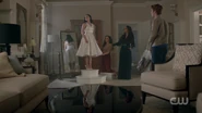 RD-Caps-2x12-The-Wicked-and-The-Divine-05-Veronica-Tia-Hermione-Archie.png (1.51 MB)