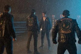 RD-Promo-2x04-The-Town-That-Dreaded-Sundown-02-Archie-Southside-Serpents