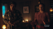 RD-Caps-4x19-Killing-Mr-Honey-51-Jughead-Betty