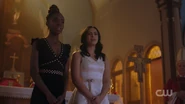 RD-Caps-2x12-The-Wicked-and-The-Divine-83-Josie-Veronica.png (1.6 MB)