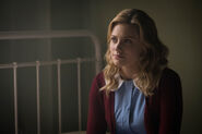 RD-Promo-3x07-The-Man-in-Black-06-Betty