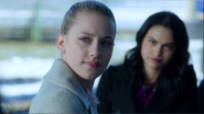 Season 1 Episode 11 To Riverdale And Back Again Betty (4)