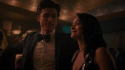 RD-Caps-3x09-No-Exit-14-Reggie-Veronica.jpg