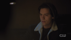 RD-Caps-3x22-Survive-The-Night-05-Jughead