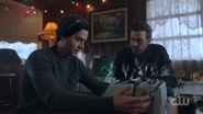 RD-Caps-2x09-Silent-Night-Deadly-Night-148-Jughead-FP.png (1.17 MB)