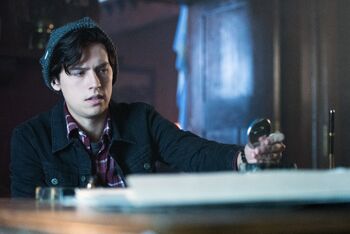 RD-Promo-1x04-The-Last-Picture-Show-05-Jughead