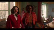 KK-Caps-1x01-Pilot-25-Katy-Josie