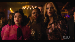 KK-Caps-1x12-Chain-of-Fools-114-Katy-Josie-Jorge-Ginger