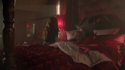 RD-Caps-3x08-Outbreak-14-Toni-Cheryl